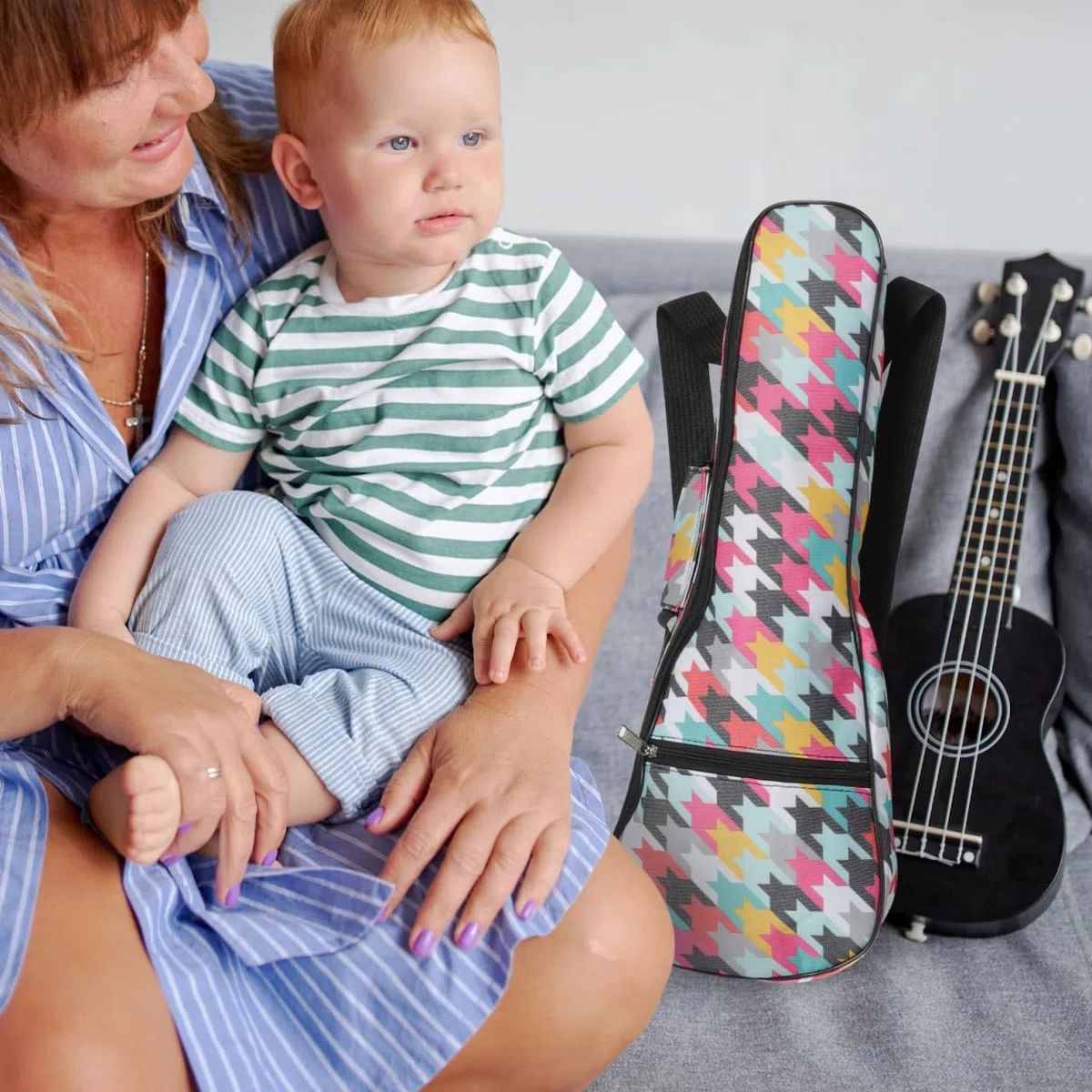 ERINGOGO Funda de Ukelele Ligera y Resistente con Bolsa de Transporte para Instrumentos Diseño Unisex y Protección Antirayaduras para Ukelele
